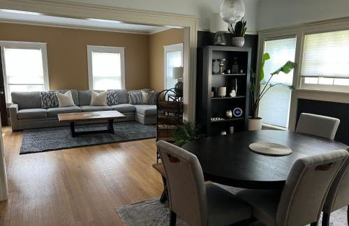 Beautiful Luxury Suite B of Shorewood Home - Foto 2