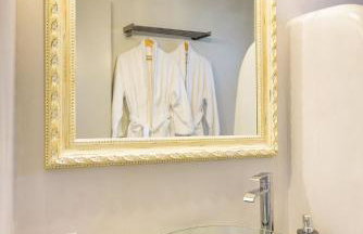 Blue Waves Suites & Apartments - To Kyma - Photo 46