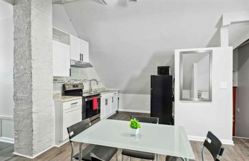 Downtown Detroit 2BR | King, WiFi, Parking - Foto 6