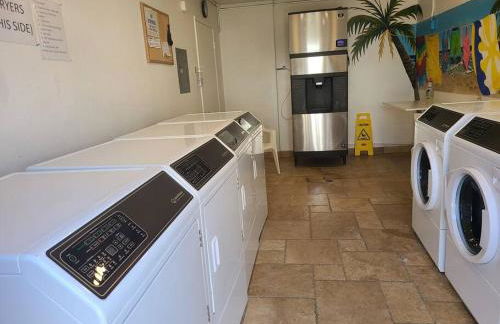 Sand Pebbles Resort - 1 Bedroom Condo in Great Location Right by the Beaches and Attractions - Foto 19