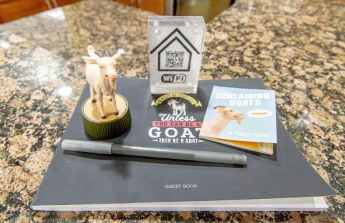 Vibrant Trendy Two Bedroom Home Near Marathon Village - Foto 22