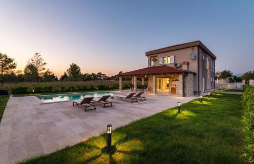Exceptional Villa Idalia near ZADAR, NIN & QUEENS BEACH, Heated Pool, Privacy - Foto 1