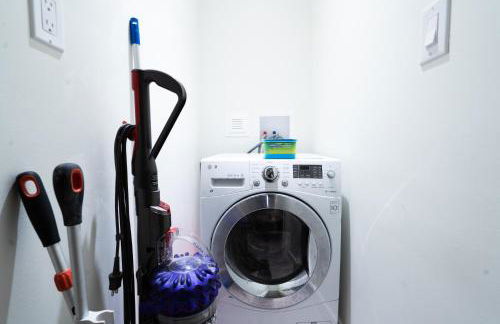 Large Modern Loft in Central Location - Photo 26