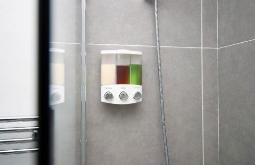 Coastal penarth dream! Close to Cardiff superb location near bars and restaurants! Dog friendly and welcome breakfast pack! - Foto 28