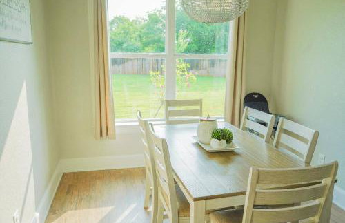 The Haven on Loveless Street with Game Room - Foto 13