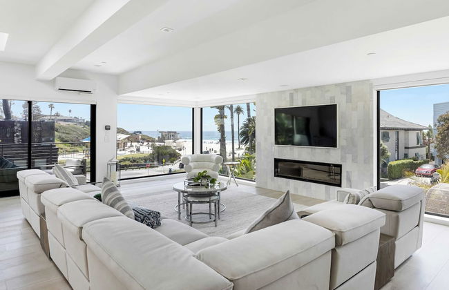 Steps to Beach+shops, Oceanview, Hot Tub+firepit Moonlight Modern by Avantstay - Foto 1