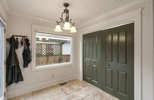 Single Story Fully Fenced Pet Friendly Bungalow in the Arts District - Foto 4