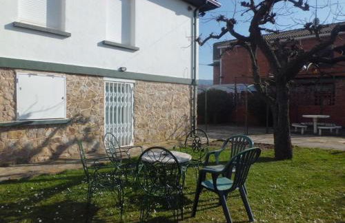 Chalet con jardín, piscina y barbacoa en Logroño - Foto 17