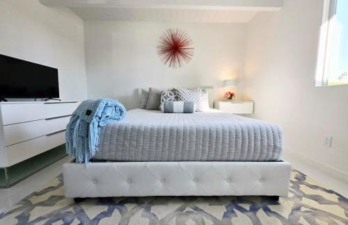 As seen on HGTV Desert Flippers The Pink Door - Foto 32