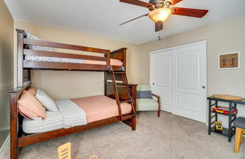 Fun with Family! Goodyear Getaway with Outdoor Oasis - Foto 23