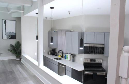 2 bdrm Modern & Hip Apt with Private Patio - Foto 20