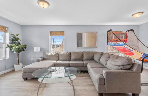 Gorgeous Waterfront 3 Bedroom, 1.5 Bathroom Unit. - Foto 6