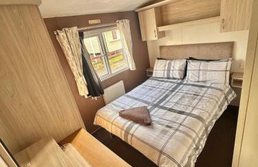 Delta, Bromley 4-Bedroom Located in Uddingston, Glasgow at Maryville Caravan Site - Photo 11