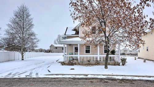 Family-Friendly Logan Farmhouse with Yard and Near USU - Foto 3