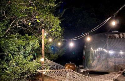 Restored Beautiful Airstream Fully Equipped with Incredible Outdoor Living in Texas - Foto 16