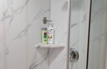 Guppies Lakehouse-Prvt. Lake Acc, Close to Rainier - Foto 7