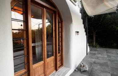 The Arch House - Photo 4