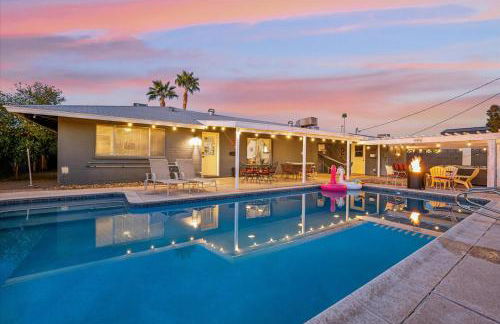 Vacation House! 6BR, FREE Heated Pool, Arcade & Hot Tub - Photo 19