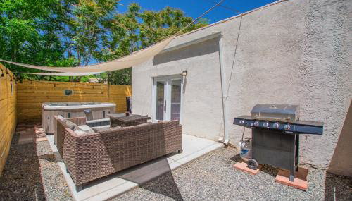 Cowboy Den-Private Hot Tub-Game Room-Pet Friendly-No Pet Fees! - Foto 3