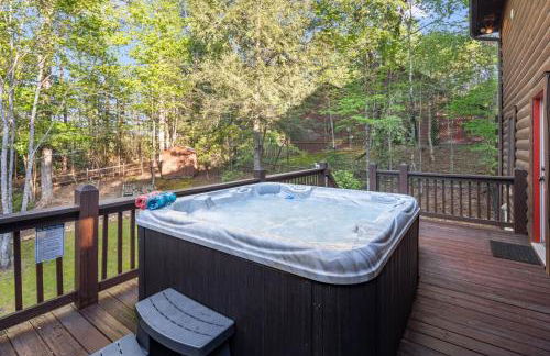 Lake Lure Oasis in the Woods w/ Hot Tub & More! - Foto 1