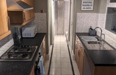 2 Bed House - Garden & Excellent Wifi - Foto 1