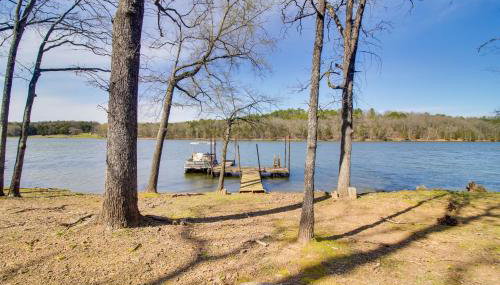 Dock and Water-View Deck Home on Lake Dardanelle - Foto 2
