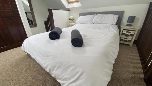 The Stables - Detached Cottage with Private Garden & Hot Tub - Foto 3