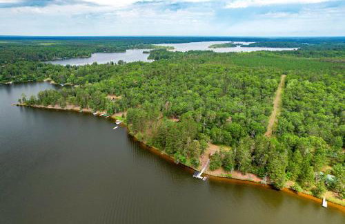 Pet-Friendly Waterfront Minong Cabin with Fire Pit - Foto 33