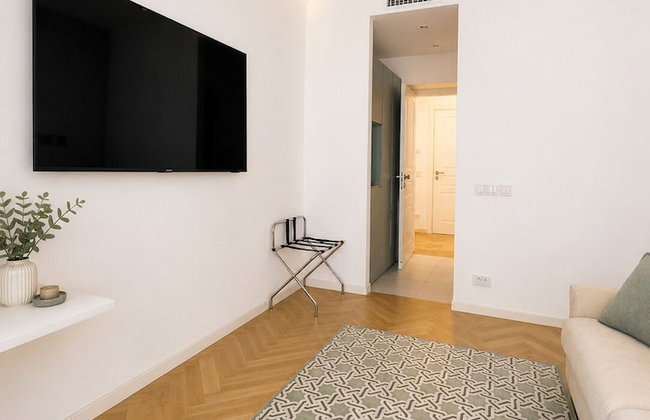B and G Boutique apt.-heart of Milano- Design District - Photo 30