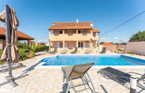 5 Bedroom Cozy Home In Biograd Na Moru - Foto 8