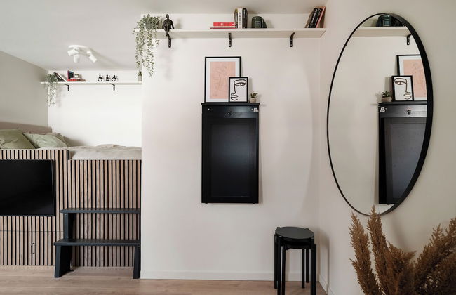 Home Away Apartments - Photo 5