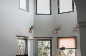 Villa Di Leon - Uniquely Designed Villa with Pool in a Picturesque Village near Famous Porto Limnionas, Offering Exceptional Hospitality By Villa Mana Gers - Photo 32