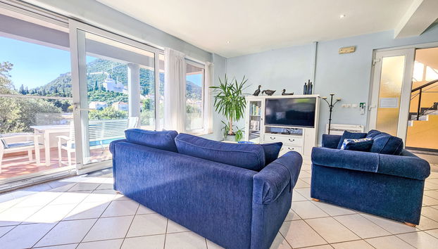 Waterfront Oasis - Foto 3, Living Room