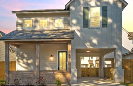 New cottage near Sports Complex with King Beds - Foto 21