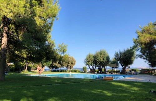 Ανεμπόδιστη Θέα με Κήπο και Πισίνα - Foto 4