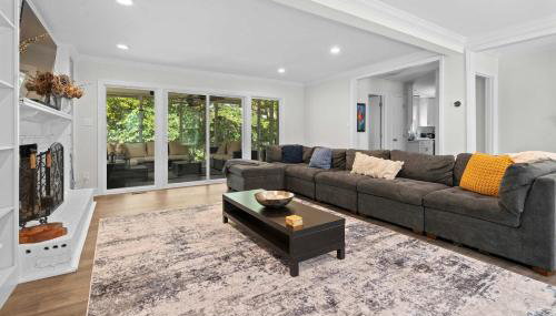 Fire pit - 6 Min to North Hills - Screened Porch - Foto 2