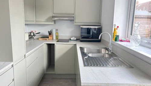 Private Garden Retreat 2BR Modern Comfort - Foto 2