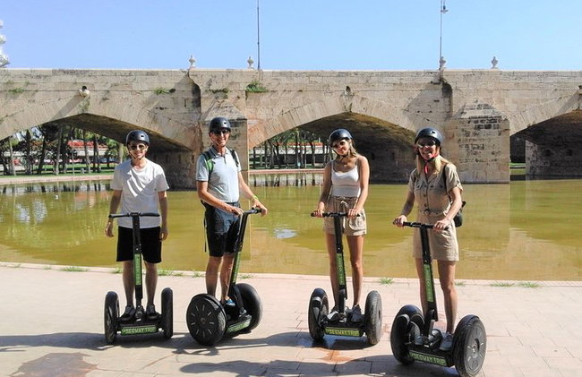 1 - Stunde Segway-Tour in Valencia + ganztägiger Fahrradverleih - Foto 1