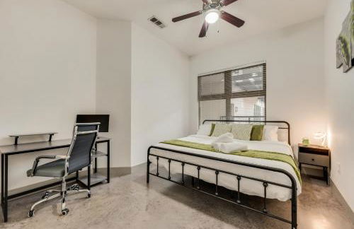 Tasteful 2BR I Pool I Gym I Parking I Workspace - Foto 11