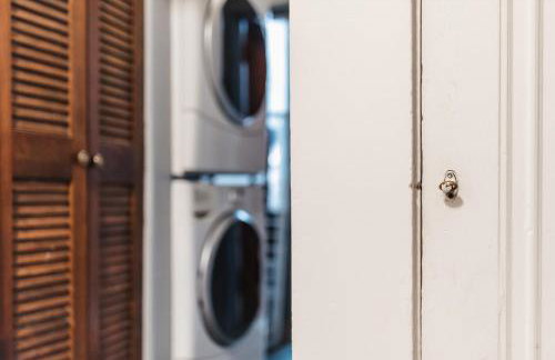 Historic Victorian Gem in UT Downtown Free Parking - Foto 26