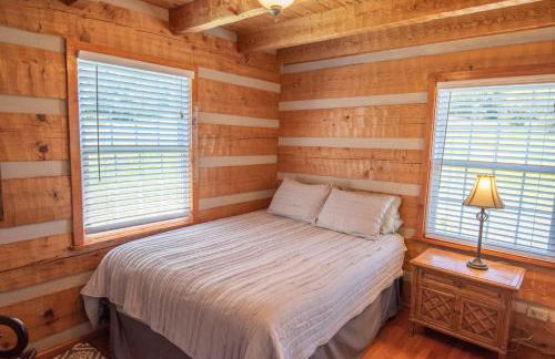 River Access, VIEWS, Sleeps 8, Fire Pit - Foto 11