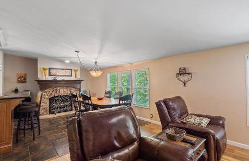 Rocking W - Screened In Porch And Lakeside Fire Pit! - Foto 23