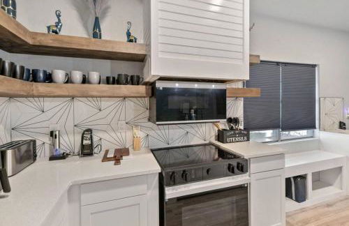 Gorgeous 6BR Sleeps 18 w Hot Tub - Foto 17