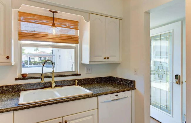 Coastal Paradise Condo Steps To Crescent Beach - Foto 7