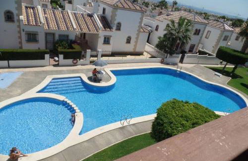 Stunning Penthouse Apartment in Villamartin with Communal Pool - Foto 5