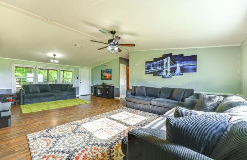 Palatka Hideaway with Fireplace and Private Porch - Foto 6