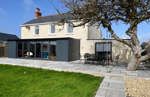 Homely Pembrokeshire Farmhouse - Foto 2