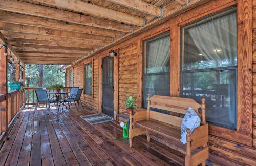 Updated Strawberry Family Cabin with 2 Private Decks - Foto 25