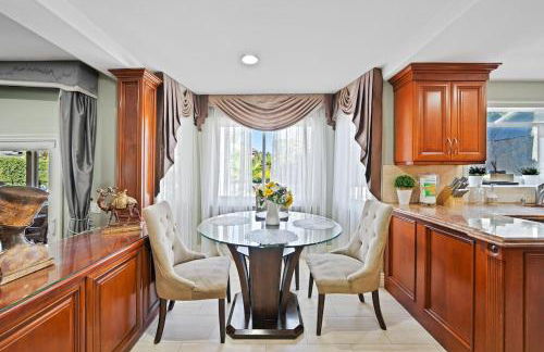 Gorgeous Villa with Private Heated Pool - Foto 47