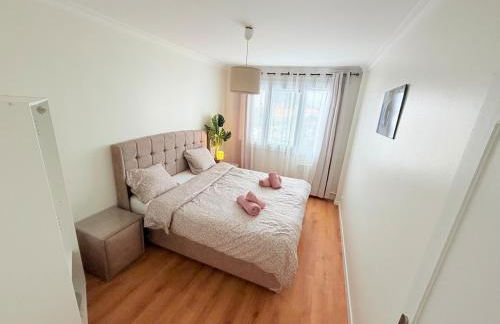 Bel Appartement spacieux T4 avec 2 Parkings privée Gratuit - Foto 13